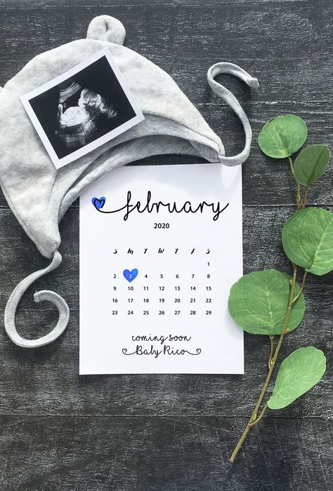 Baby Announcement To Husband, Unique Pregnancy Announcement, Due Date Calendar, Fun Baby Announcement, Cute Pregnancy Announcement, Announcement Ideas, New Baby Announcements, Foto Baby, Baby Tips