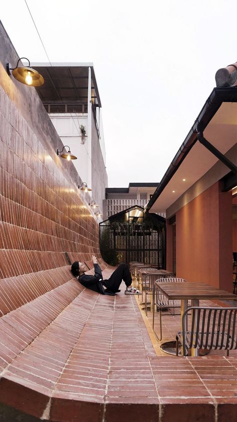 Open Space Architecture, Brick Cafe, Traditional Korean House, Coffee Shop Photography, Public Space Design, Modern Cafe, Outdoor Cafe, Brick Architecture, Coffee Shop Design