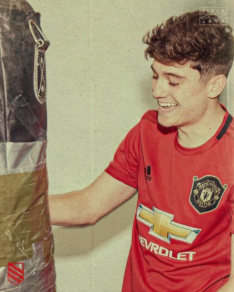 Jersey Aesthetic, Football Messi, Aesthetic Football, United Wallpaper, Manchester United Wallpaper, Daniel James, Marcus Rashford, Wedding Dresses 2020, His Smile