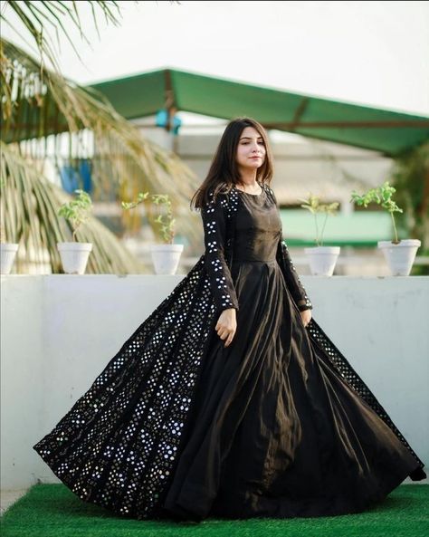 New Stylish Black Dress Designs collection for 2022 Zainab Shabbir, Simple Suits, Stylish Black Dress, Kurtis Design, Dresses Pattern, Gown Party Wear, Sewing Collars, Long Gown Design, Night Greetings