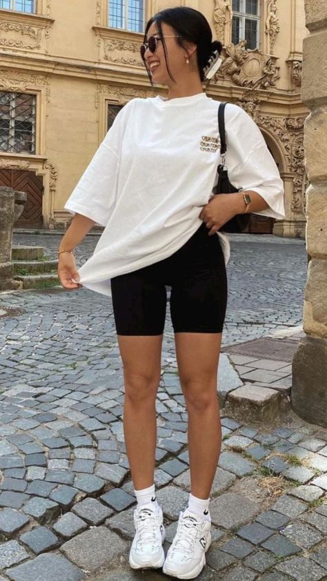 Look Legging, Chique Outfit, Uni Outfits, Neue Outfits, Looks Street Style, Athleisure Outfits, Sporty Outfits, Summer Fashion Outfits, Outfits Casual