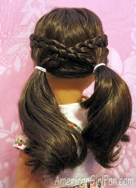 Cross over pigtails Ag Doll Hairstyles, American Girl Outfits, American Girl Hairstyles, Doll Hairstyles, American Girl Doll Hairstyles, Hair Dolls, Dolls Hair, American Girl Diy, American Girl Doll Diy