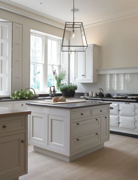 Latham Interiors Georgian design blog – lathaminteriors.co.uk Kitchen Aga, Seaside Kitchen, Georgian Kitchen, Marble Worktops, Flooring Kitchen, White Backsplash, Georgian Homes, Kitchen Extension, Classic Kitchens