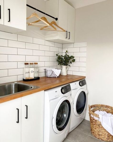 kaboodle kitchen on Instagram: “With a little effort, the laundry room can be just as stylish and organised as the rest of the house. @houseandhomeproject has used our…” Laundry Makeover, Stacked Laundry Room, Laundry Room Ideas Small Space, Diy Kitchens, Small Laundry Room Makeover, Dream Laundry Room, Manicure Designs, Laundry Room Layouts, Laundry Room Renovation