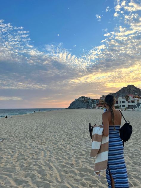 Spring Break Cabo, Pictures To Take In Mexico, Cabo Inspo Pics, Cabo San Lucas Instagram Pictures, Cabo Outfits Vacation Style Mexico, Cabo Instagram Pictures, Cabo Mexico Aesthetic, Cabo Picture Ideas, Cabo San Lucas Aesthetic