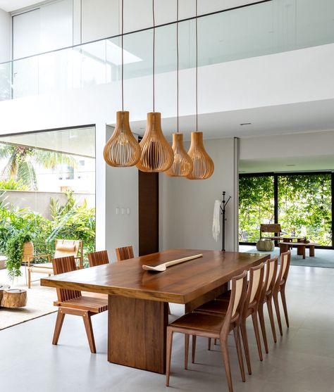 #diningroom #indooroutdoorliving #biophilicdesign Tropical Dining Room, Dining Area Design, Tropical Interior Design, Dream Dining Room, Dining Table Lighting, Minimalist Dining Room, Dinning Room Design, Dining Design, Dining Room Light Fixtures