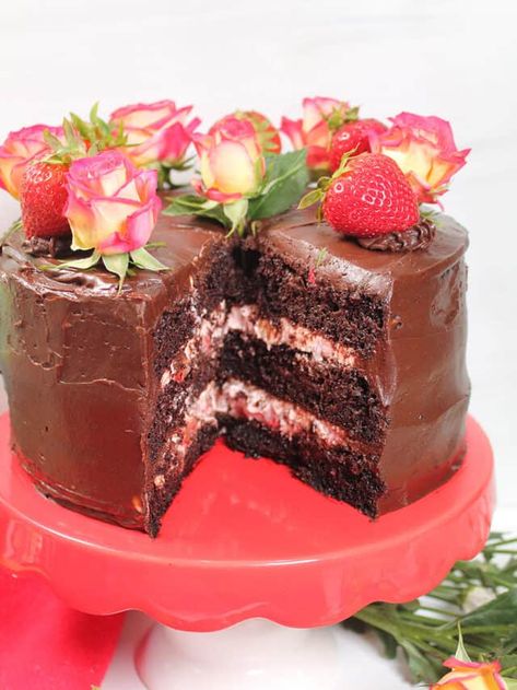 Chocolate Cake With Strawberry Filling, Cake With Strawberry Filling, Strawberry Cream Cheese Filling, Chocolate Lovers Cake, Easy Chicken Enchiladas, Showstopper Dessert, Chocolate Covered Strawberry Cake, Chocolate Ice Cream Cake, Cheese Cake Filling