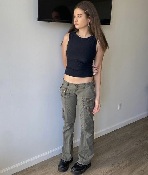 Ruby Lynn, Capri Outfits, Swag Pics, Fits Aesthetic, Fitness Inspo, Fashion Inspo Outfits, Cargo Pants, Capri Pants, Capri