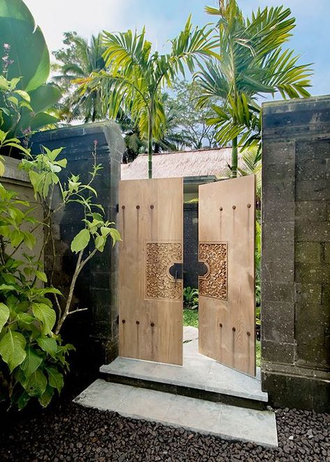 8 Breathtaking Front Door Designs That Will Make You Restless to See What's Inside - dress your home - best interior design blog, home decor blog featuring Indian interior designers and architects, Bangalore Fences Ideas, Tor Design, Bali House, Front Gates, Main Door Design, Have Inspiration, Entrance Design, Tropical House, Front Door Design