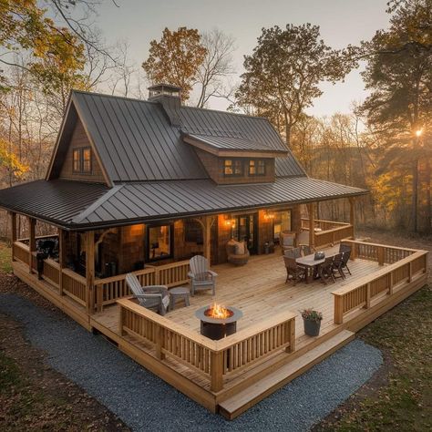 Houses With Land, Cabin Style Barndominium, Modern Log Cabin Homes, Log Barndominium, Homestead Cabin, Cottage Barn Dominium Houses, Cool House Ideas, Barndominium Lake House, Barndominium Mountain Home