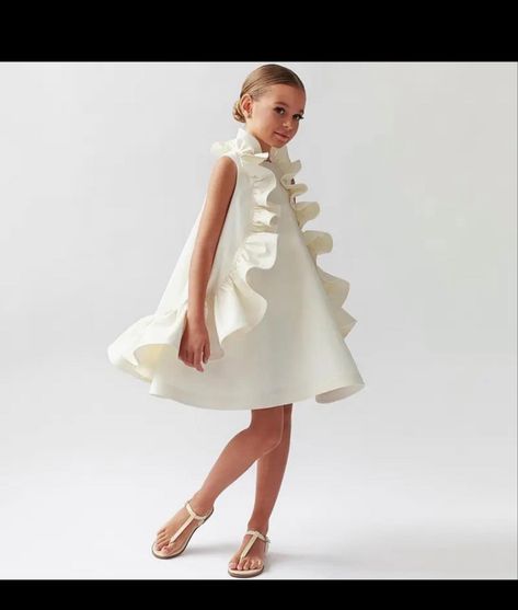 Wedding Spanish, Kids Fasion, Wedding Frocks, Dress For Kids, Fashion Design For Kids, Wedding Luxury, Luxury Holiday, Kids Fashion Dress