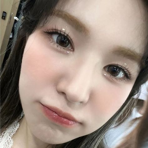 red velvet icons red velvet wendy icons wendy icons #redvelvet #wendy Red Velvet Wendy, Infp, Red Velvet, A Woman, Velvet, Makeup, Twitter, Red, Hair