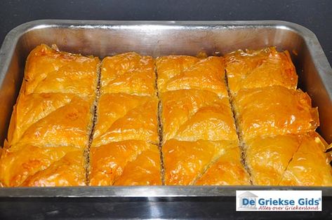 Baklava Recept, Mama Mia, Baklava, High Tea, Hot Dog Buns, Cornbread, Diner, Just Love, Biscuits