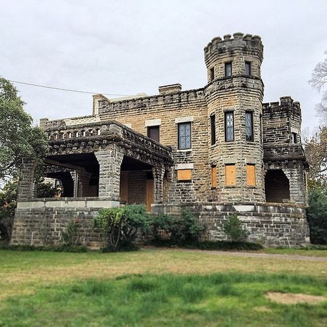 Cottonland Castle. My great grandfather didn't design it, but he finished it. | Flickr - Photo Sharing! Castle Type Houses, Medieval Castle Exterior, Old Castle Aesthetic Exterior, Magnolia Realty, Medieval Fortified Manor House, Castle Bricks Stone Walls, Waco Texas, Chip And Jo, Castle Home