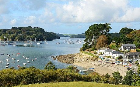 Daphne DuMaurier's Frenchman's Creek is on the Helford river Frenchmans Creek, Isle Of Wight Beach, Jamaica Pictures, Jamaica Inn, Things To Do In Cornwall, Daphne Du Maurier, Cornwall Cottages, Cornwall Beaches, Castles To Visit