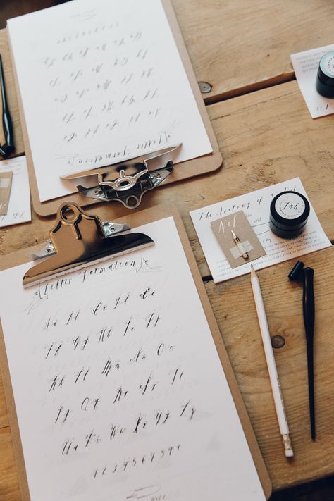 Calligraphy Workshop Ideas, Calligraphy Aesthetic, Workshop Aesthetic, Learn Modern Calligraphy, Calligraphy Tools, Photography Ideas At Home, Calligraphy Workshop, Arts And Crafts For Adults, Diy Step By Step