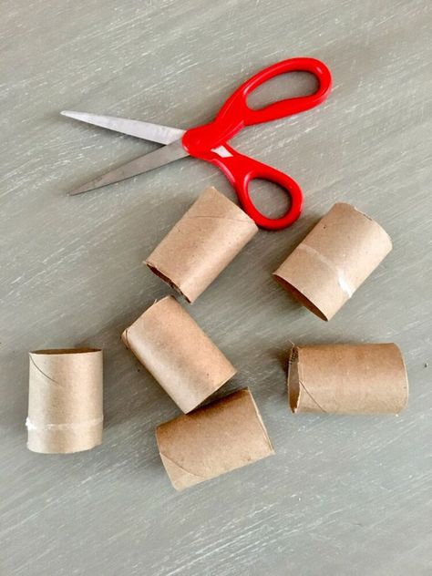 Easy Drapes Diy, Paper Towel Roll Curtain Hack, Curtain Toilet Roll Hack, How To Make Curtains Look Fuller, Toilet Paper Roll Curtain Spacers, Southwestern Curtains Living Rooms, Toilet Paper Rolls For Curtains, Grommet Curtain Hack, How To Hang Grommet Curtains