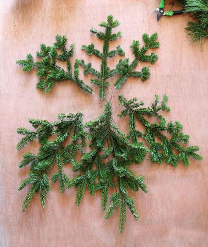 how to make a christmas swag, christmas decorations, how to, seasonal holiday decor Natural Wreaths, Hello Christmas, Metal Coat Hangers, Swag Christmas, Garden Diy Ideas, Pine Cone Christmas Tree, Church Decorations, Christmas Swag, Natural Wreath