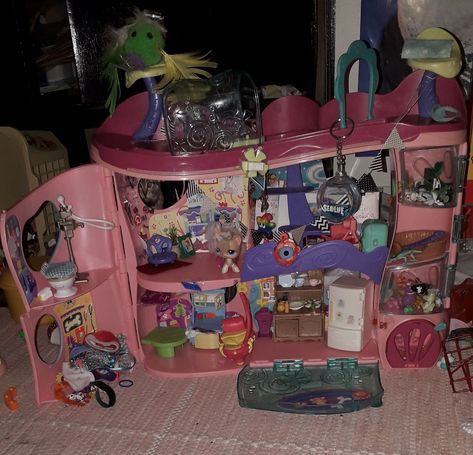 Lps House, Lps Houses, 2000s Toys, Lps Popular, Lps Toys, Lps Pets, Childhood Memories 2000, Little Pet Shop Toys, Nostalgic Images