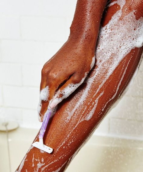 The Black Girls' Guide To Shaving #refinery29 #summermusthaves #summerproducts #summeressentials #summerbeauty #summerbeautytips #shave #shavegel #shaving Upper Lip Hair, Summer Beauty Tips, Shaving Tips, Dark Underarms, Woman Shaving, Shave Gel, Homemade Beauty Tips, Body Hair Removal, Lip Hair