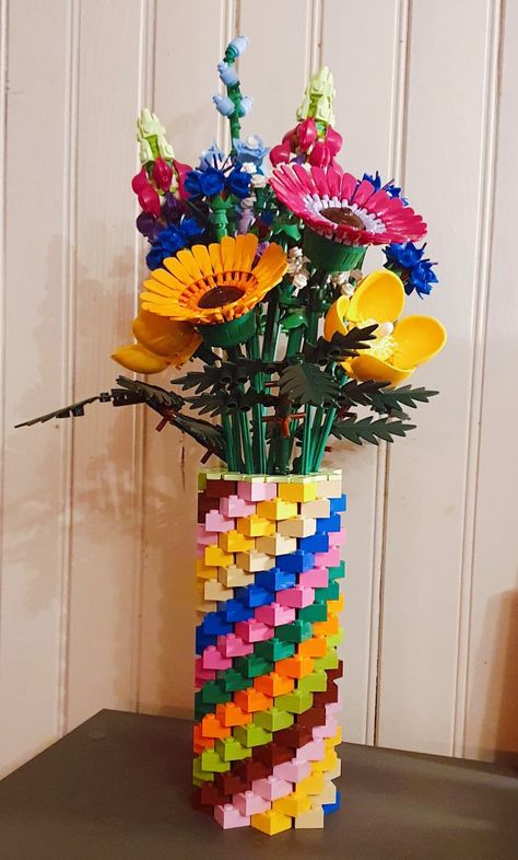 Lego Repurpose Upcycling, Vases For Lego Flowers, Lego Vase Ideas, Lego Planter Diy, Lego Interior Design Home Decor, Eclectic Diy Decor Ideas, How To Display Lego Flowers, Lego Wall Display Ideas, Lego Office Decor