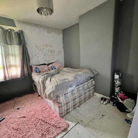 WORK / I am truly honoured to have been asked to join the @healinghomeswest team 💪🏻 🙏 These are some before and afters of bedrooms we transformed just before the school holidays. We have so many referrals to help children living in hardship where their poor housing conditions is effecting their quality of life 😕Every child deserves to come back to a comfortable home they feel safe and relaxed in. I am hoping to work with families that have neurodiverse kids to help create sensory spaces to hu... Poor Bedroom, Be More Sustainable, Comfortable Home, Furniture Showroom, Poor People, Next Home, Feel Safe, School Holidays, Elegant Homes