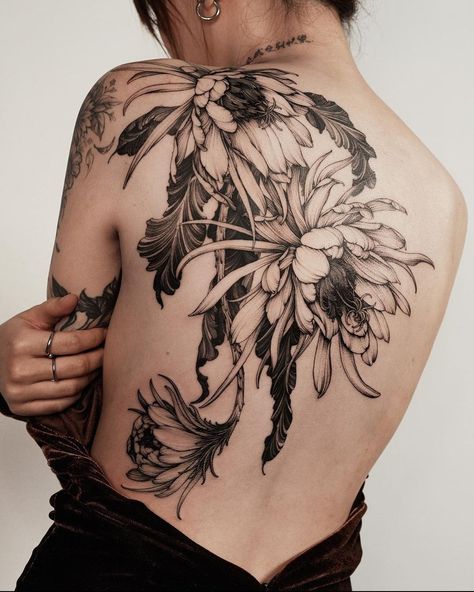 Body With Tattoos, Tato Maori, Floral Back Tattoos, Backpiece Tattoo, Zelda Tattoo, Back Piece Tattoo, Muster Tattoos, 4 Tattoo, Geniale Tattoos