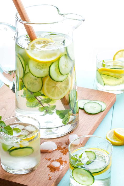 Water Cucumber Lemon Mint, Fruit Infused Water Recipes For Parties, Water With Fruit In It, Infused Water Aesthetic, Cucumber Mint Water, Cucumber Water Recipe, Balance Aesthetic, Lemon Mint Water, Fantasy Country