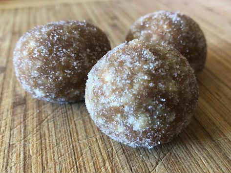 Chocolate Brandy Balls, Brandy Balls Recipes, Brandy Balls, Chritmas Cookies, Cookie Balls Recipe, Brandy Recipe, Ball Cookies, Christmas Party Treats, Xmas Cookie