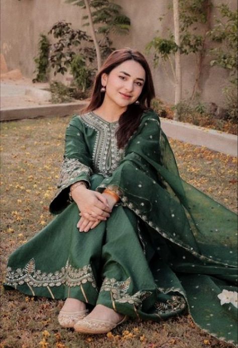 Yumna Zaidi Dresses, Modest Casual, Yumna Zaidi, Modest Casual Outfits, Pakistani Style, Simple Pakistani Dresses, Indian Bridal Outfits, Bridal Outfits, Indian Bridal