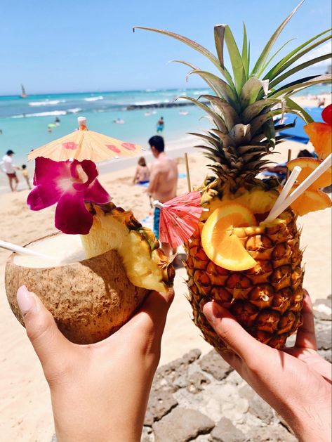 Waikiki, Honolulu, Hawaii Pineapple and Coconut Cocktail Drinks on the beach (photo taken by Adriana Salinas) Honolulu Hawaii Pictures, Beach Coconut, Coconut Pictures, Hawaii Cocktails, Hawaii Drinks, Coconut Hawaii, Hawaii Honolulu Aesthetic, Pineapple And Coconut, Waikiki Aesthetic