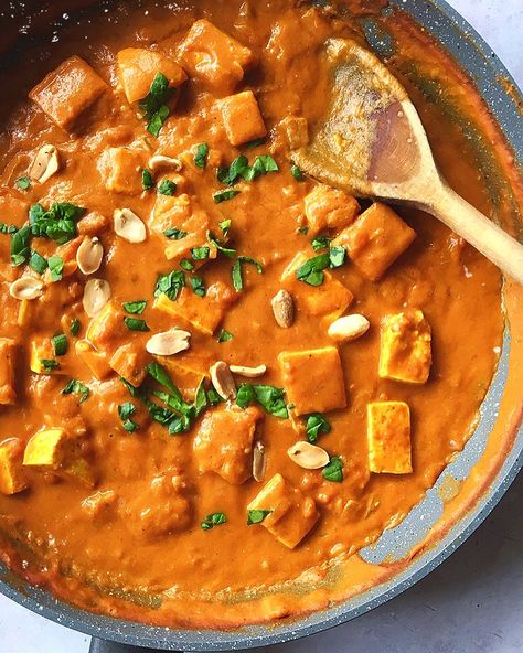 African Curry Recipes, Tofu Peanut Curry, West Indian Recipes, Tofu Meals, Peanut Stew Vegan, Peanut Tofu, African Peanut Soup, Meatless Dinners, Peanut Curry