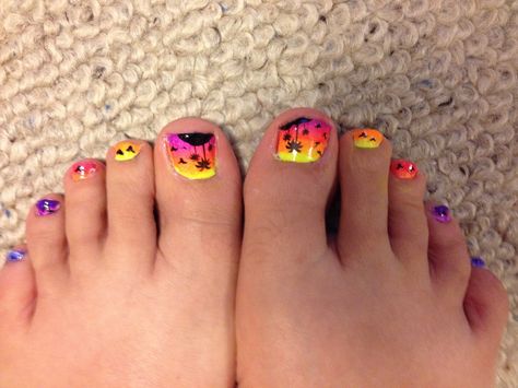 My palm tree sunrise or sunset toe nail art! Sunset Toe Nails, Beach Toe Nails, Beach Toes, Pretty Pedicures, Toenail Designs, Toe Nail Designs, Bear Paws, Beach Nails, Toe Nail Art