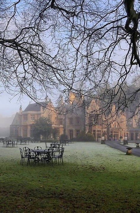 Rainy English Countryside, British Aesthetic, Countryside Life, England Aesthetic, Castle Combe, Foggy Day, Autumn Breeze, Castle Aesthetic, London Aesthetic