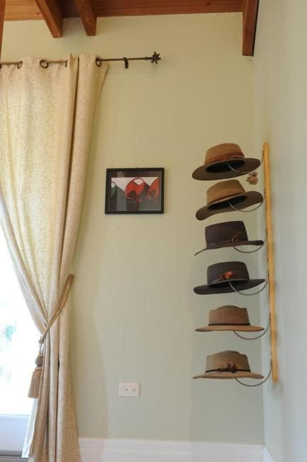 Creative Storage Solutions for Accessories, Home Storage and Organization Tips Diy Hat Storage, Hat Rack Ideas, Wall Hat Racks, Diy Hat Rack, Cowboy Hat Rack, Wall Hats, Creative Storage Solutions, Hat Organization, Hat Hanger