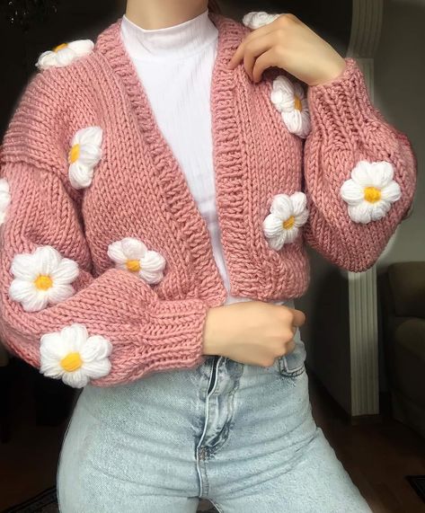 Aesthetic Knitted Sweater, Crochet Sweater Design, Gilet Crochet, Quick Crochet Patterns, Athleisure Trend, Winter Fashion Outfits Casual, Crochet Fashion Patterns, Girls Cardigan, Quick Crochet