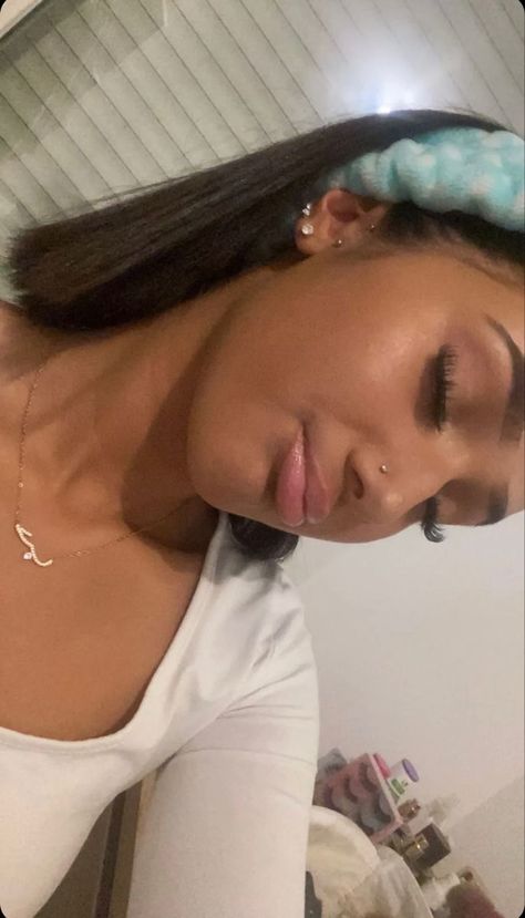 Lilah Summer, Girls With Nose Piercing, Spring Makeup Ideas, Piercings Ideas, Cute Nose Piercings, Snap Story, Nose Piercing Stud, Nose Piercings, Cute Piercings