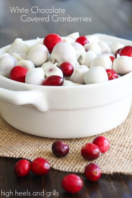 White Chocolate Covered Cranberries - a cheap, easy, festive treat! #recipe #thanksgiving #christmas http://www.highheelsandgrills.com/2013/11/white-chocolate-covered-cranberries.html White Chocolate Covered, Best Thanksgiving Side Dishes, Festive Food, Party Appetizers Easy, Fabulous Christmas, Cranberry Recipes, Christmas Chocolate, Christmas Appetizers, Christmas Goodies