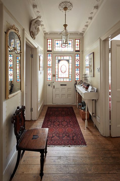 House Entrance Doors, Entryway Stairs, Apartment Entrance, Victorian Townhouse, Apartment Door, Trendy Apartment, Deco Studio, Foyer Design, Glass Front Door