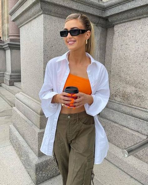 Basic Summer Outfits, Elegant Midi Skirt, Oversized Linen Shirt, Oversized Shirts, Slouchy Sweater, The Attico, Asymmetrical Tops, Tomboy Fashion, Romper Pants