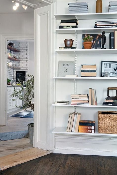 High, Medium, & Low: The Best Sources for Wall Mounted Shelving — Apartment Therapy's Annual Guide Living Room Shelves, Sopot, Wall Mounted Shelves, Book Shelf, Small Living Rooms, Small Living Room, Interior Inspo, Small Living, 인테리어 디자인