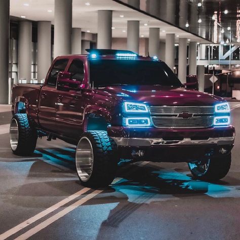 12.9k Likes, 52 Comments - Diesel Truck Addicts (@dieseltruckaddicts) on Instagram: “CAT EYE LOOKING MEAN! 😈 RATE 1-10🔥🔥” Cat Eye Chevy, Chevy Trucks For Sale, 10 Reasons, Trucks For Sale, Chevy Trucks, Perfect Summer, Cat Eye Sunglasses, Cat Eye, Chevy