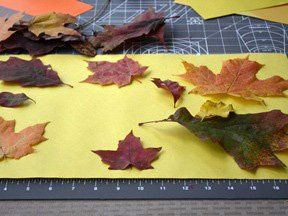 Fall Leaf Placemat - Supplies Diy Placemats For Kids, Leaf Placemats, Thanksgiving Placemats, Diy Placemats, November Crafts, Colored Leaves, Pressed Leaves, Old Towels, Paper Leaves