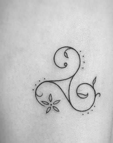 Tiny Celtic Tattoos For Women, Awen Tattoo, Irish Gaelic Tattoo, Small Celtic Tattoos, Inspirational Wrist Tattoos, Celtic Tattoo For Women, Simbols Tattoo, Tattoo Fixes, Minimal Tattoo Design