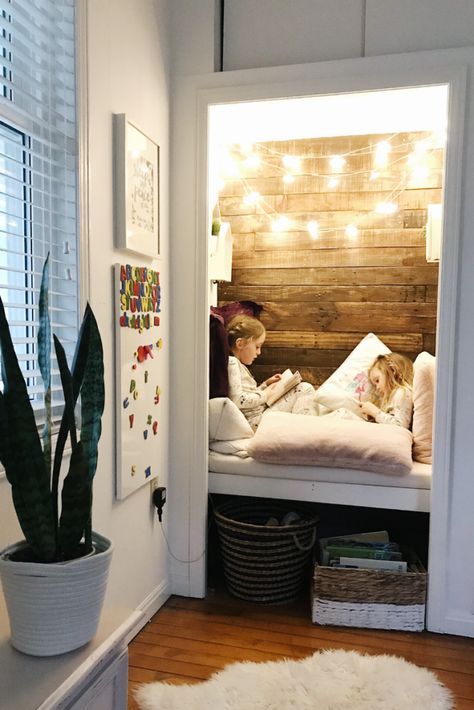 Create a cozy reading nook your kids will enjoy for years to come. A cozy place to curl up, surrounded by pillows, blankets and your favourite books. Closet Reading Nook, Gömda Rum, Closet Nook, Reading Nook Closet, Kids Nook, Reading Nook Kids, Reading Nook Ideas, Bedroom Nook, Reading Corners