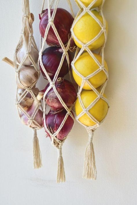 Macrame Storage, Boho Kitchen Decor, Vegetable Storage, Macrame Patterns Tutorials, Boho Kitchen, Macrame Ideas, Aesthetic Home, Macrame Projects, Macrame Design