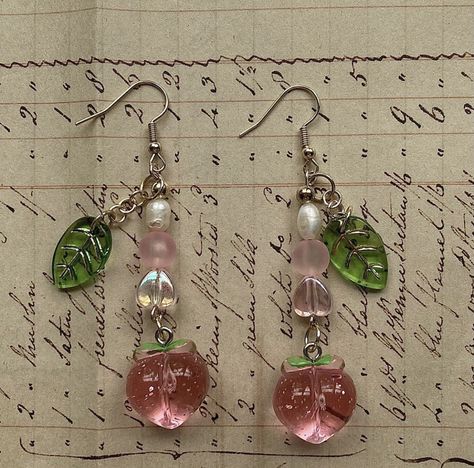 Pink Beads Earrings, Fairy Core Jewelry Aesthetic, Beaded Charm Earrings, Diy Earrings Aesthetic Beads, Diy Earring Charms, Aesthetic Bead Earrings, Pink Bead Earrings, Aesthetic Beaded Earrings, Fairy Beaded Jewelry