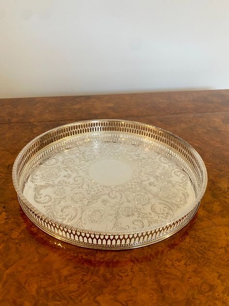 Antique Edwardian Quality Circular Silver Plated Tray | 865292 | Sellingantiques.co.uk Silver Plated Trays, Carriage Clocks, Antiques For Sale, Selling Antiques, Antique Photos, Antique Shops, How To Take Photos, Silver Plate, Decorative Tray