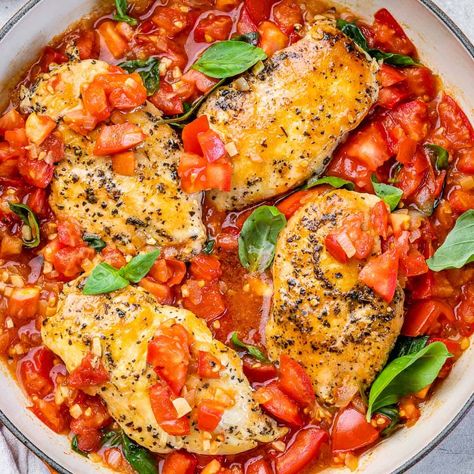 Chicken Pomodoro Chicken Pomodoro, Chicken Artichoke Pasta, Cheap Family Dinners, Chicken Fajita Pasta, Mediterranean Diet Recipes Dinners, Italian Diet, Healthy Fitness Meals, Homemade Dinner Rolls, Comfort Soup