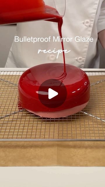 Cake Glaze Icing, Mirror Glaze Icing, Easy Mirror Glaze Recipe, Bulletproof Recipes, Mirror Glaze Recipe, Cake Glaze, Chocolate Mirror Glaze, Mirror Glaze Cake Recipes, Glaze Cake